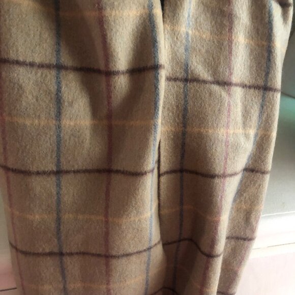 BURBERRY of London Cashmere Winter Scarf - Picture 11 of 11